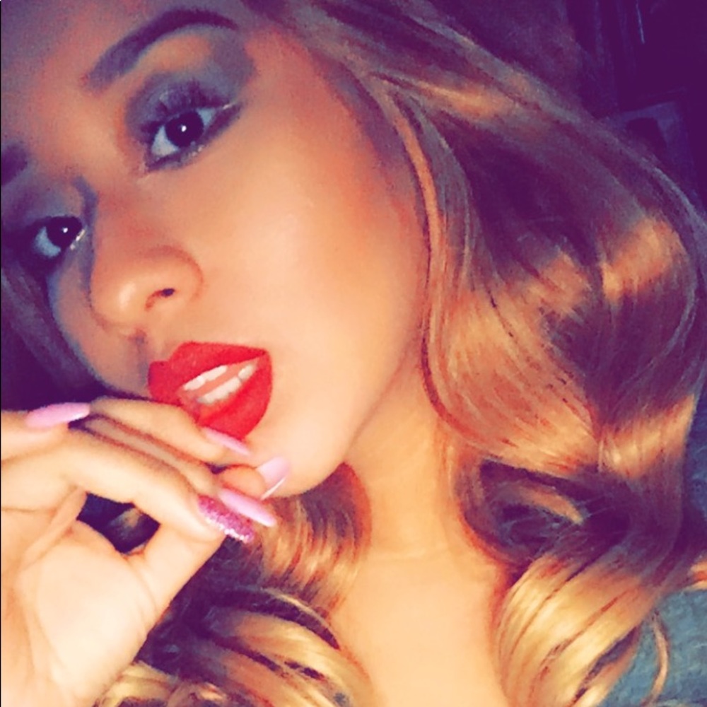 Wig - Picture 2 of 2